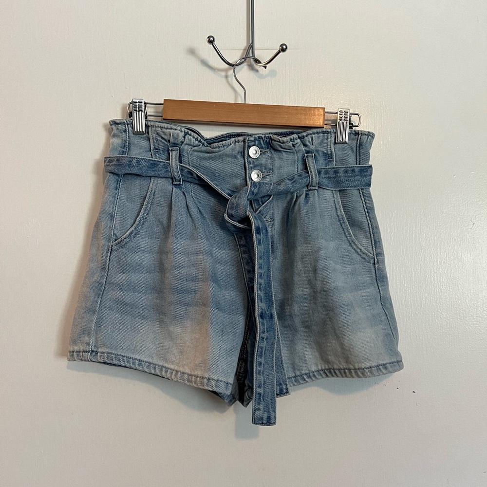 American Eagle blue button fly belted high rise mom short size 6